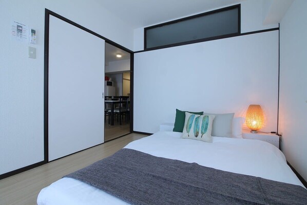 2 bedrooms, iron/ironing board, WiFi, bed sheets - Huge 2 bedroom Apt 4mins walk PeacePark 6ppl (601) (Hiroshima City)