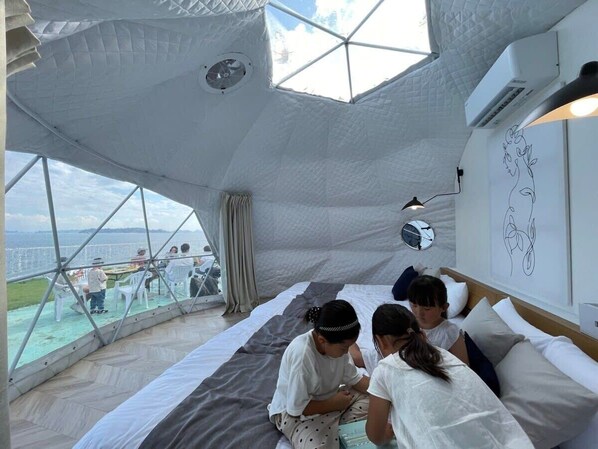 2 bedrooms, iron/ironing board, bed sheets