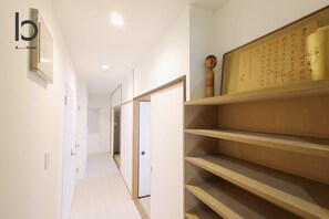 Interior - Spacious 2 bedroom Japanese Apt for 10 ppl 401 (Hiroshima City)