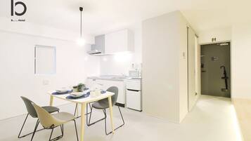 Fridge, microwave, stovetop, cookware/dishes/utensils