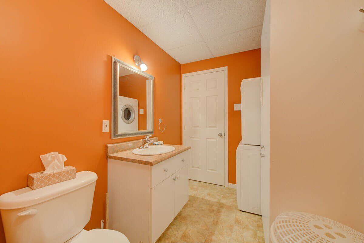 Bathtub, hair dryer, towels