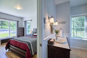 4 slaapkamers, een strijkplank/strijkijzer, wifi, beddengoed