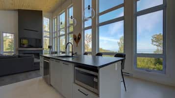 Refrigerador, microondas, horno, placa de cocina