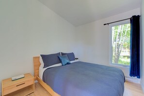 3 soverom, strykejern/-brett, wi-fi og sengetøy