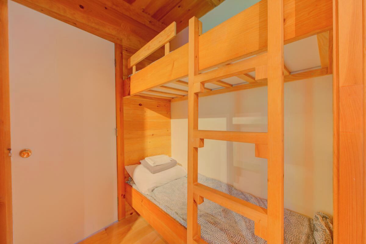 3 chambres, fer et planche à repasser, Wi-Fi, draps fournis