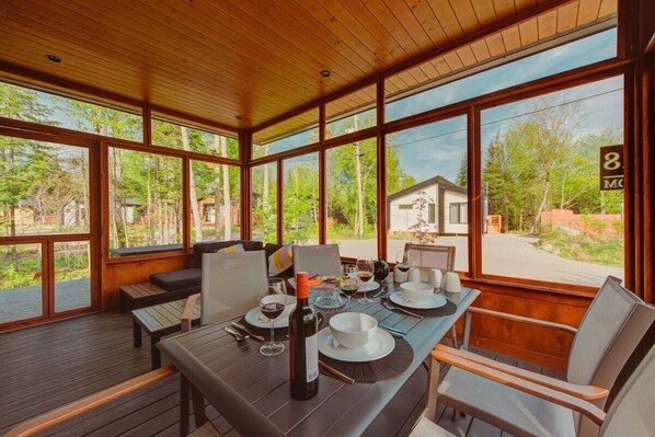 Dining - Le Shalom - Nature & Relax in Pont-Rouge (Pont-Rouge)