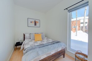 3 bedrooms, iron/ironing board, WiFi, bed sheets - Le Shalom - Nature & Relax in Pont-Rouge (Pont-Rouge)