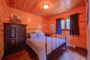 3 chambres, fer et planche à repasser, Wi-Fi, draps fournis