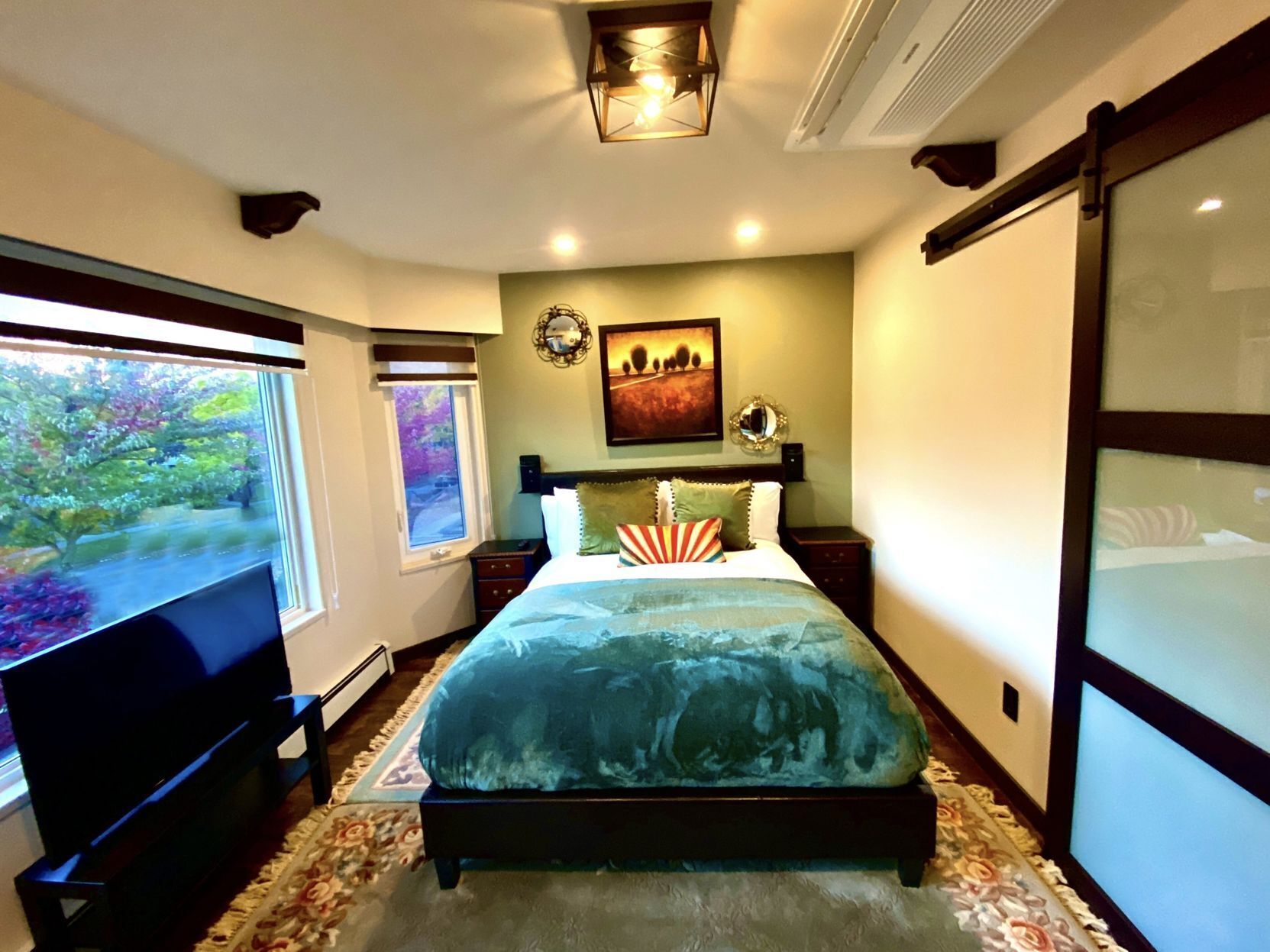 Egyptian cotton sheets, premium bedding, down duvets, pillow-top beds