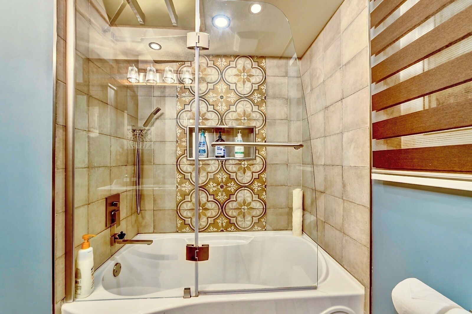 Photo - Neocolonial Nouveau Kensington Vacation Home