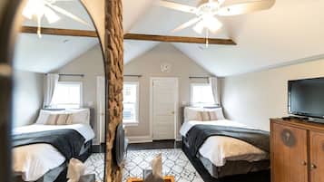 3 bedrooms, desk, iron/ironing board, free WiFi