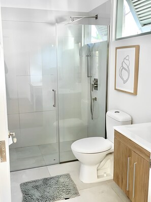 Combined shower/bathtub, hair dryer, towels, soap - Peaceful Paradise - Gated West Coast Oasis! (Speightstown)