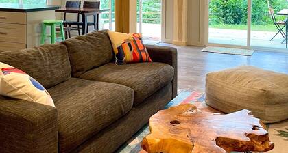 Chic, Private Cabin with Stunning Hudson River Views