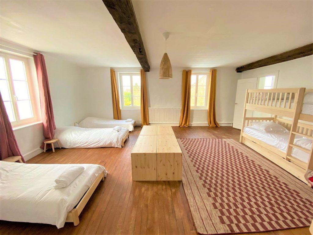 7 habitaciones, escritorio, tabla de planchar con plancha y wifi gratis 