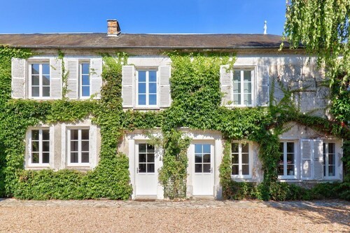 Wonderful escape for happy tribes