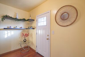 Interior - Pueblo Magíco: Modern-Rustic Central City Gem, sleeps 12-14 guests (Chicago)