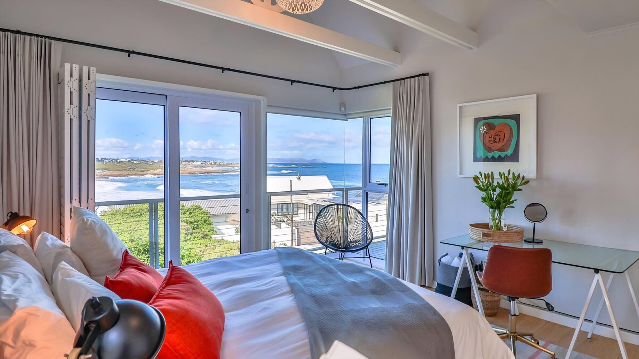 5 bedrooms, desk, iron/ironing board, free WiFi