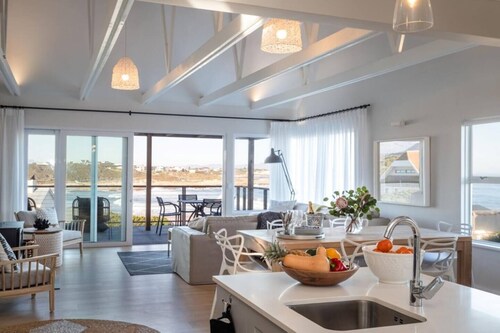 Sunridge Aan Zee | Luxury Beach Villa Onrus Beach