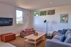 Fernseher, Kamin
