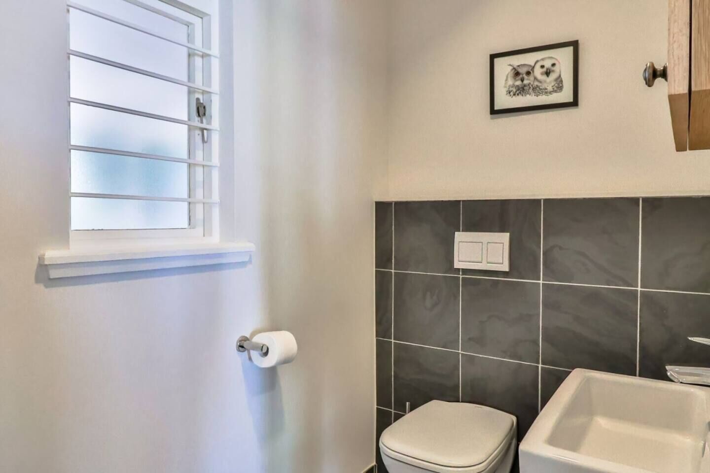 Bathtub, hair dryer