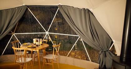 Bluebell, Luxury Dome with private Hot Tub