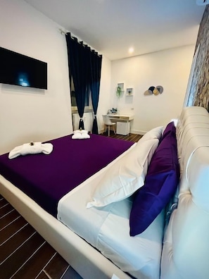Habitación doble superior | Decoración individual, mobiliario individual, escritorio y wifi gratis