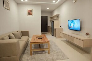Smart TV - Spacious APT, Insta-worthy Weekend Getaway by MESA. (batam)