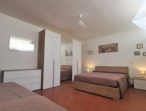 1 camera, Wi-Fi, lenzuola