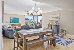 TV - Mainsail 332 - Updated Beachfront Condo, Free Bch Svc, Pool, Hot Tub, Tennis! (Miramar Beach)