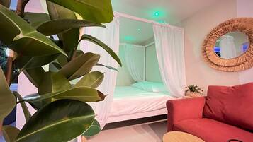 1 bedroom, free WiFi, bed sheets