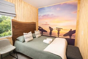 12 habitaciones, escritorio y tabla de planchar con plancha 