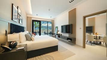 Deluxe One Bedroom Apartment with study | 1 yatak odası, kaliteli yatak takımı, odada kasa