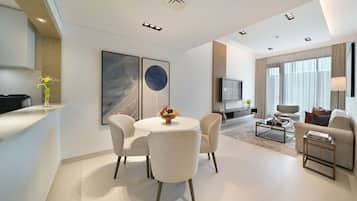 Luxury Apart Daire, 1 Yatak Odası | Oturma alanı | Uydu yayını kanalları bulunan 100 cm düz ekran televizyon, televizyon