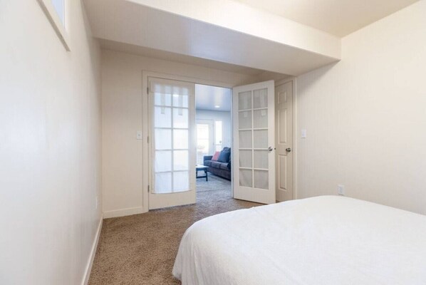 2 habitaciones, tabla de planchar con plancha y wifi gratis 