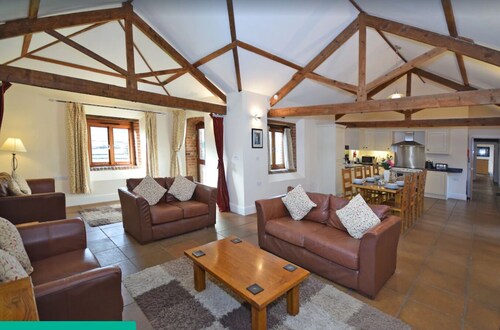 High Quality, Stunning Rural Views,  AONB, Jurassic Coast, dog friendly, 