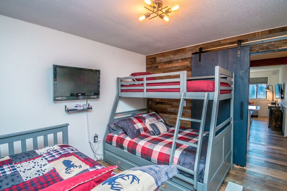 VacaVibesinD5 & Even More in D4. Glen Vrbo