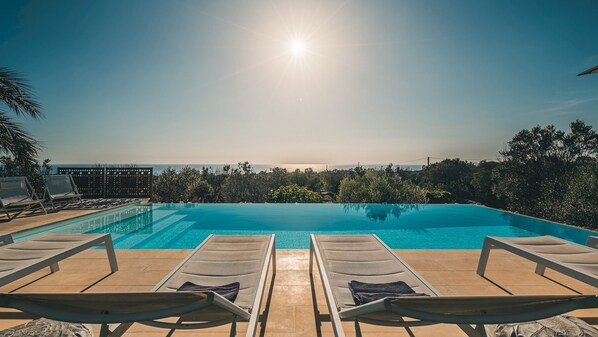 An infinity pool - Villa La Pupazza 8, Emma Villas (Castrignano del capo)