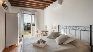 4 bedrooms, iron/ironing board, free WiFi, bed sheets - Casa La Fenice 8+2, Emma Villas (Pomarance)