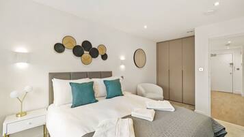 Classic Duplex | 1 bedroom, iron/ironing board, free WiFi