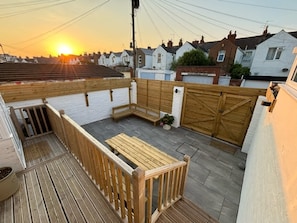 Outdoor dining - Modern Flat Minutes from Exmouth Sea Front (Exmouth)