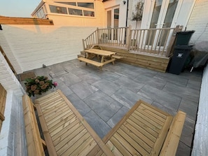 Outdoor dining - Modern Flat Minutes from Exmouth Sea Front (Exmouth)