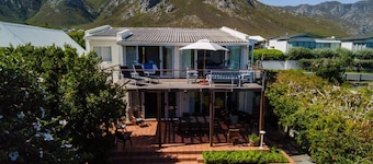 245 on 10th | Family | Sea Views || Grotto Beach