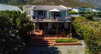 245 on 10th | Family | Sea Views || Grotto Beach