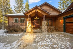 Exterior - Lakefront Hayden Lodge w/ hot tub & private dock (Hayden)