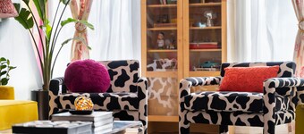 The Pink Lady - Stylish Walkerâs Point Home