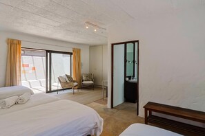 5 bedrooms, desk, iron/ironing board, free WiFi