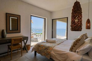 5 bedrooms, desk, iron/ironing board, free WiFi