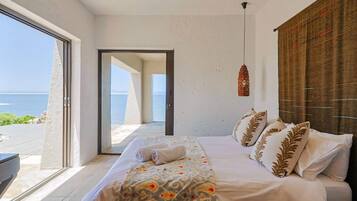 5 bedrooms, desk, iron/ironing board, free WiFi