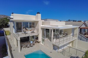 Exterior - 111 Memories | Coastal Calm & Contemporary Comfort in De Kelders (De Kelders)