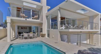 111 Memories | Coastal Calm & Contemporary Comfort in De Kelders